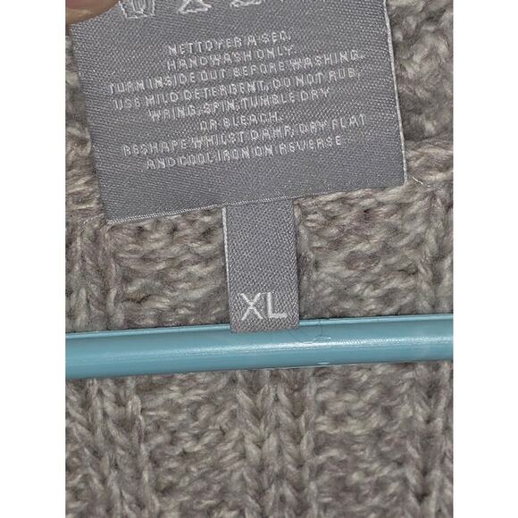 Aran Woollen Mills Super Soft Merino Irish Wool Cream Sleeveless Cardigan XL - Picture 5 of 6